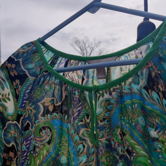 Banana Rep. Petite XS green blue paisley blouse - Picture 3 of 7